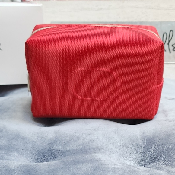 DIOR Trousse in Christmas Red with Iconic Red #999 LIPSTICK and Miss Dior Bomb - Picture 8 of 8